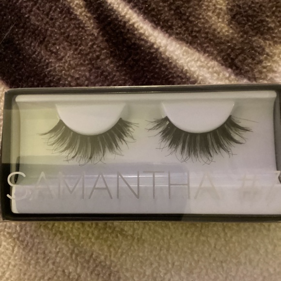 Lashes - Picture 4 of 8